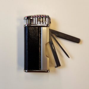 Regal Ultra Lighter w/V Cutter - Black