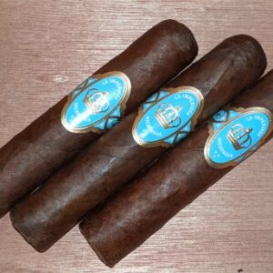 Crowned Heads La Imperiosa Magicos - Single