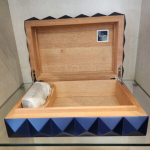 Colibri Quasar Humidor - Navy - Image 2