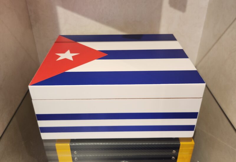 Humidor Cuban Flag Medium - 75ct