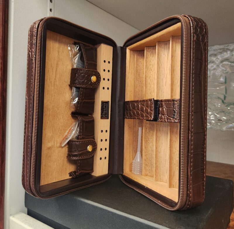Travel Hum. Wooden Leather Kit - Brown/Crocodile Style