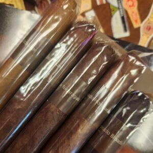 Macanudo Inspirado Toro Sampler -  5 pack - Image 3