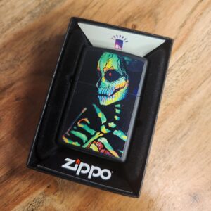Zippo Glowing Skull Lighter