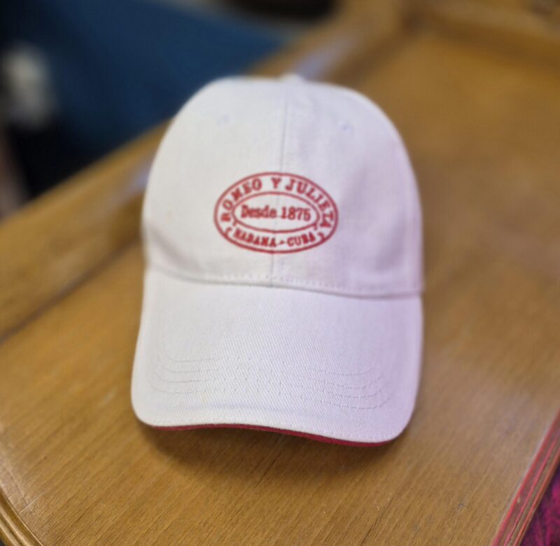 Romeo y Julieta Baseball Hat - White