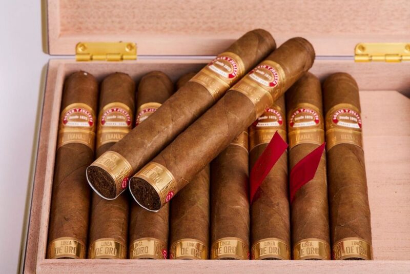 Romeo y Julieta Linea de Oro Dianas - Single