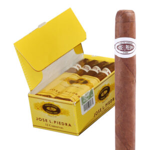 Jose L. Piedra Petit Cazadores - Box12